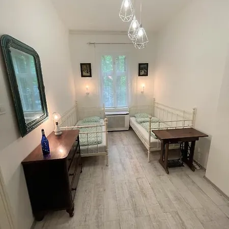 Bagolyvar بيت للعطل