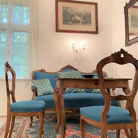 Bagolyvar بيت للعطل